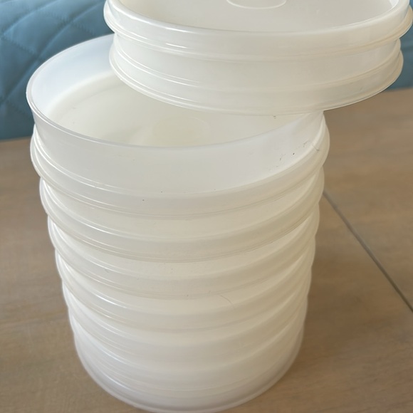 Vintage Tupperware hamburger mold/press/keeper, 8 storage containers, 1 top. - Picture 6 of 6